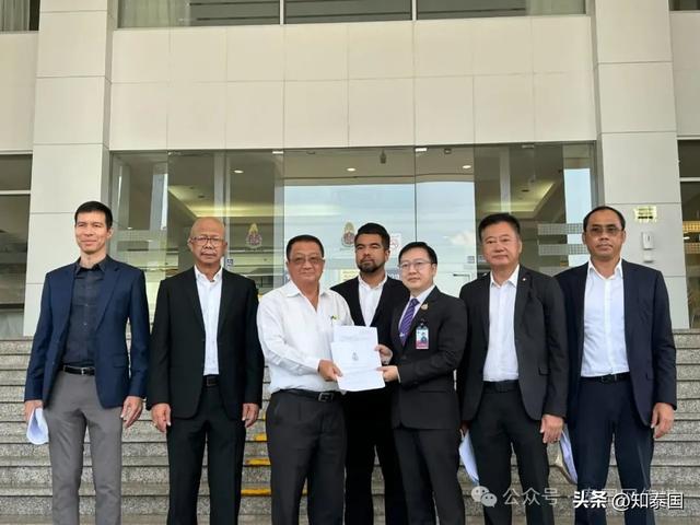 突发！泰国总理住院后，他立即发起
“撤职总理，解散内阁”！
