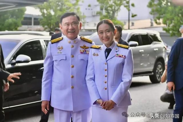 突发！泰国总理住院后，他立即发起
“撤职总理，解散内阁”！
