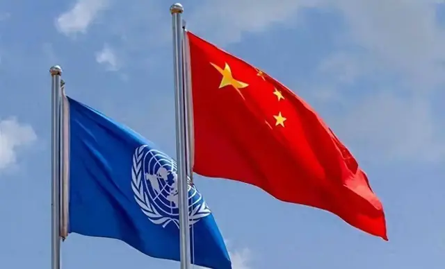 中国换上新打法，对美国火力全开，连合国总部搬离纽约还真有可能