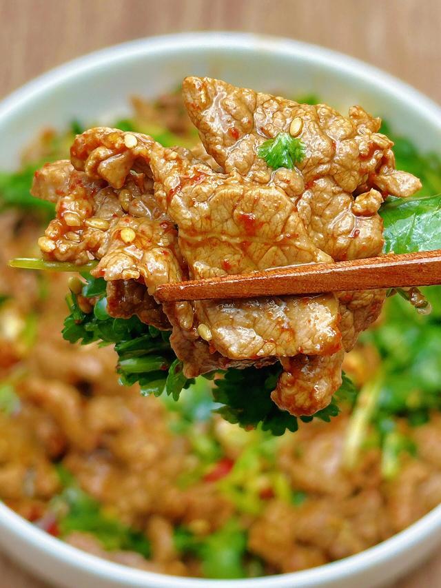 牛肉的新服法
，不炒不炖不红烧，我家闺女能吃半斤，天天吃都不腻