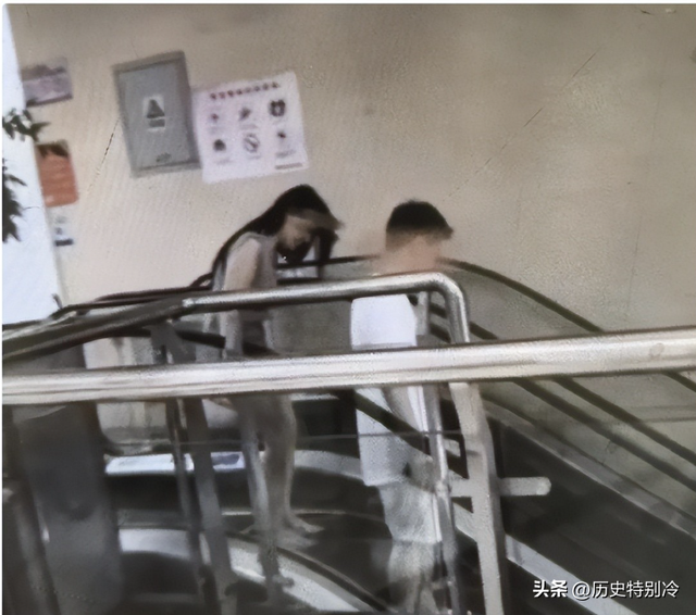 安徽铁塔不雅不雅

视频后续，双方身份疑曝光，已被停职，知情人曝更多