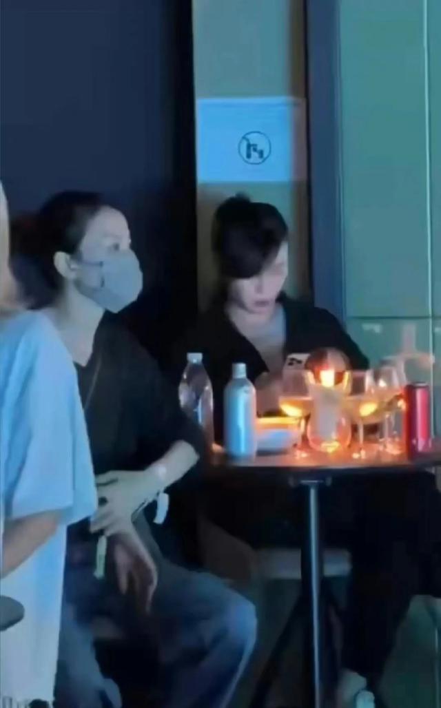 心疼张柏芝！谢霆锋演唱会高调示爱 王菲包间偷拍画面流出！