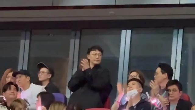 心疼张柏芝！谢霆锋演唱会高调示爱 王菲包间偷拍画面流出！
