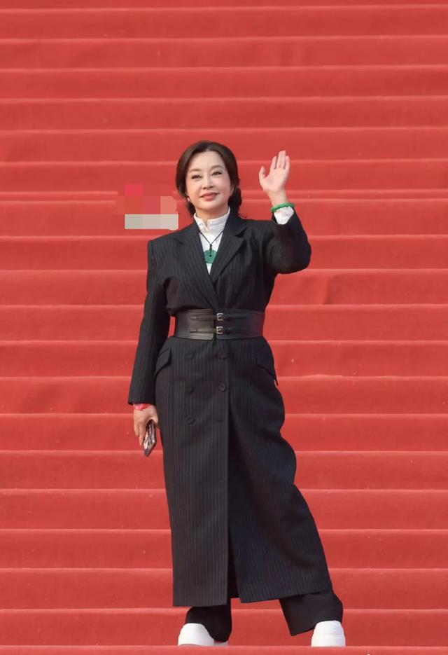 北影节终结
红毯：被倪妮惊艳，盘靓条顺艳压群芳，彻底秒了林志玲
