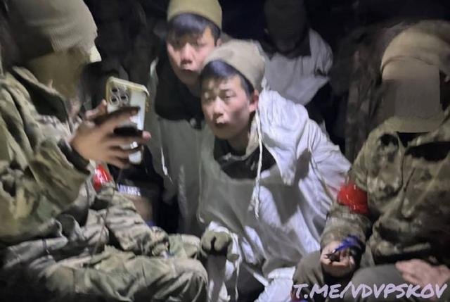 听到朝鲜兵立大年夜

功，普京嘴角不停上翘，在库尔斯克灭了7.6万乌军
