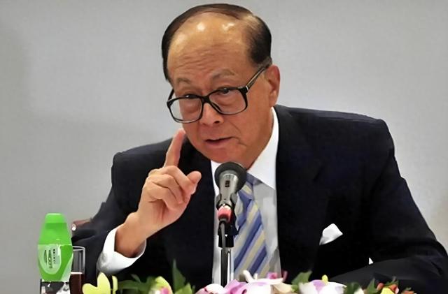 弄丢了巴拿马口岸
，李嘉诚才明白：是不是中国人，他自己说了不算