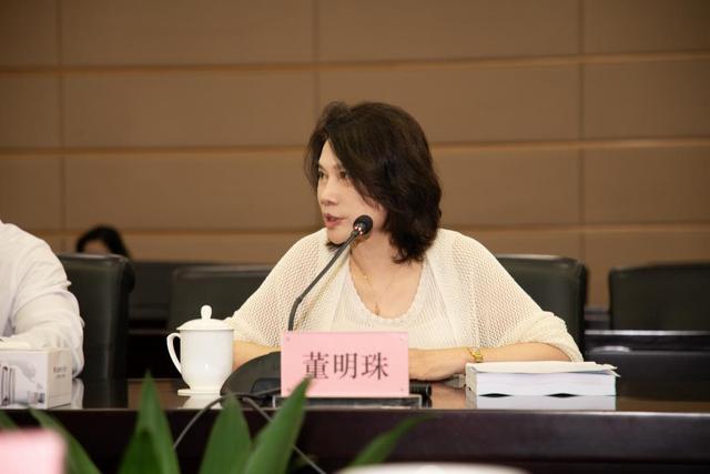 愈演愈烈！董明珠"间谍
言论"被批，官媒发声：别搞对峙
情绪扣帽子