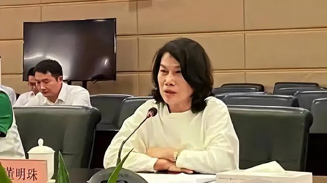 愈演愈烈！董明珠"间谍
言论"被批，官媒发声：别搞对峙
情绪扣帽子