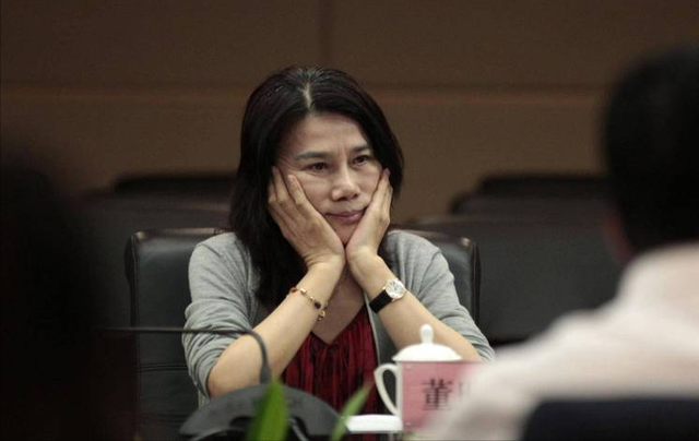 愈演愈烈！董明珠"间谍
言论"被批，官媒发声：别搞对峙
情绪扣帽子