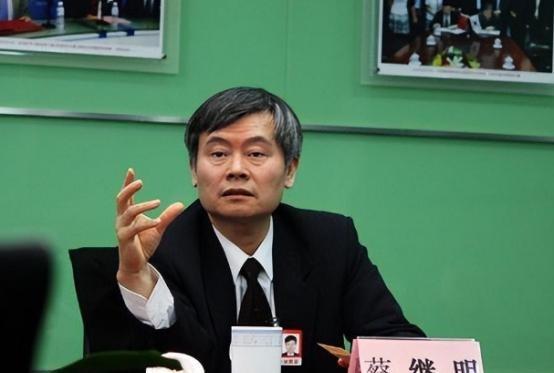 为何故
前五一放7天，现在却改成五天还得调休，原来都是他的发起