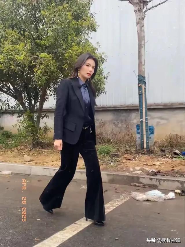 47岁刘涛被路人偶遇，真实的状态曝光，没有大家
说的那么漂亮