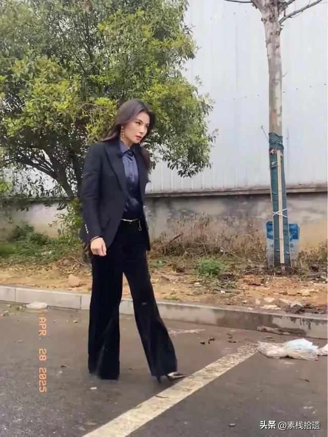 47岁刘涛被路人偶遇，真实的状态曝光，没有大家
说的那么漂亮