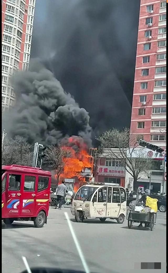 太惨了！辽宁厨娘饭店火灾致22去世

3伤，街坊:姐弟俩开的，买卖不错