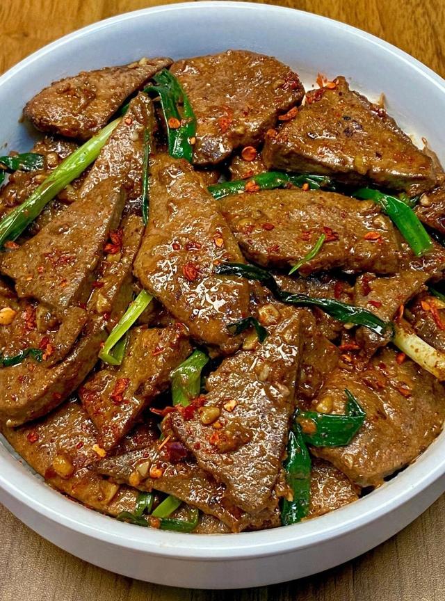 炒猪肝时，直接下锅和焯水就错了，教你一招，鲜嫩入味不腥也不柴