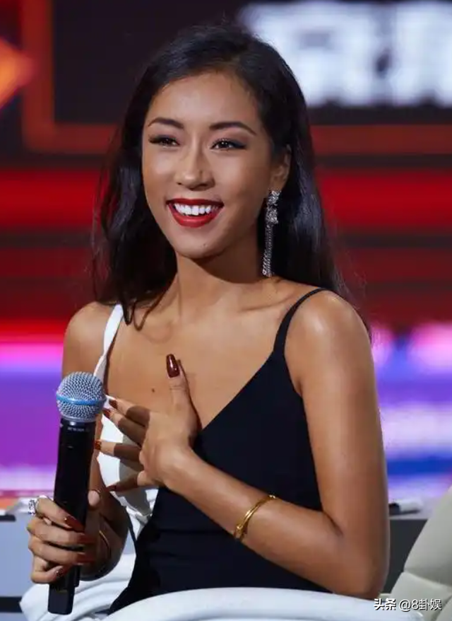 哭穷炫富当“三姐”，装了10年的吉克隽逸，终究难逃“恶果”