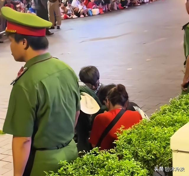美论坛：为什么中国仪仗队在越南登场后，本地女孩就集团
失控了呢