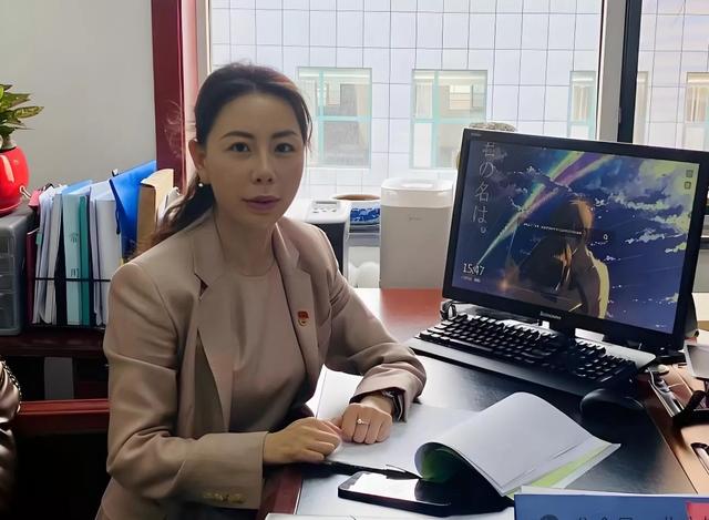 西宁市女巨贪于媛媛自动投案被查，78后，肤白貌美，大好出息断送