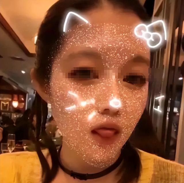 董蜜斯
劲爆照被扒！网友怒斥没内涵，胡锡进发声，协和批评区沦陷
