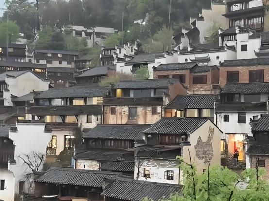 发明


没？五一刚开端
，社会上就出现

三个“反常征象”，真相太扎心