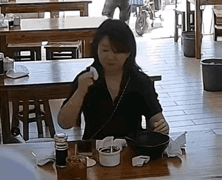 鼻涕姐后续来了，拒不调度
，店老板上传视频，涉嫌侵权，无奈致歉