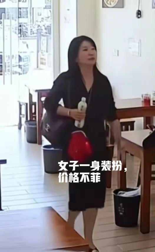鼻涕姐后续来了，拒不调度
，店老板上传视频，涉嫌侵权，无奈致歉