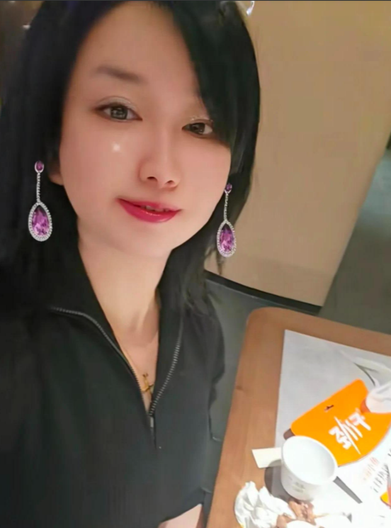 女子扔鼻涕纸面临“社会性逝世
亡”，工作将不保，三部分参与调查