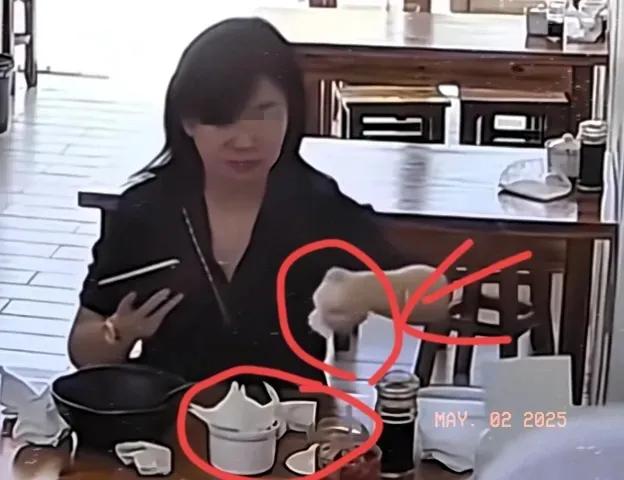 惹上事喽！女子扔鼻涕纸后续：官方已参与知情人透露，她在休病假