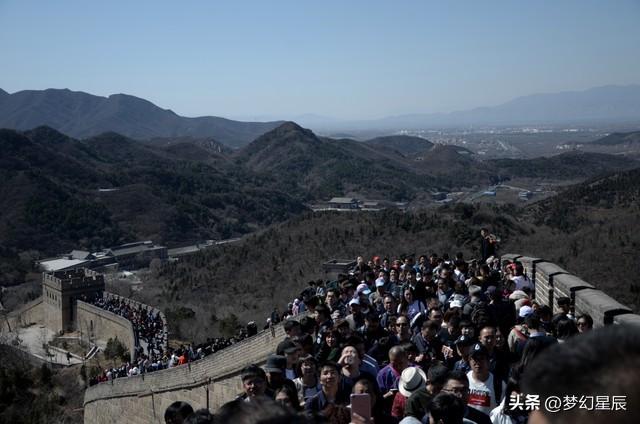 五一最堵景点TOP10出炉，第1名挤到怀疑人生，外滩50万人挤爆