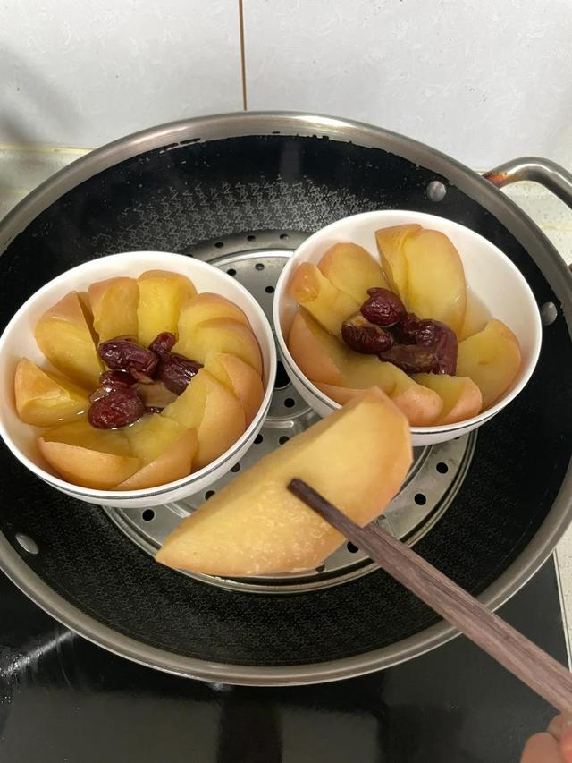 低估了吃“蒸苹果”的威力，短短几天，孩子和我都惬意了