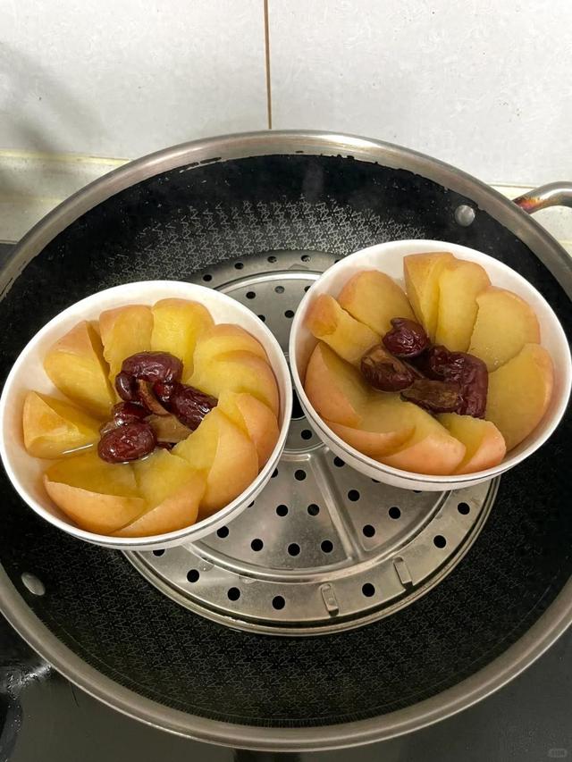 低估了吃“蒸苹果”的威力，短短几天，孩子和我都惬意了