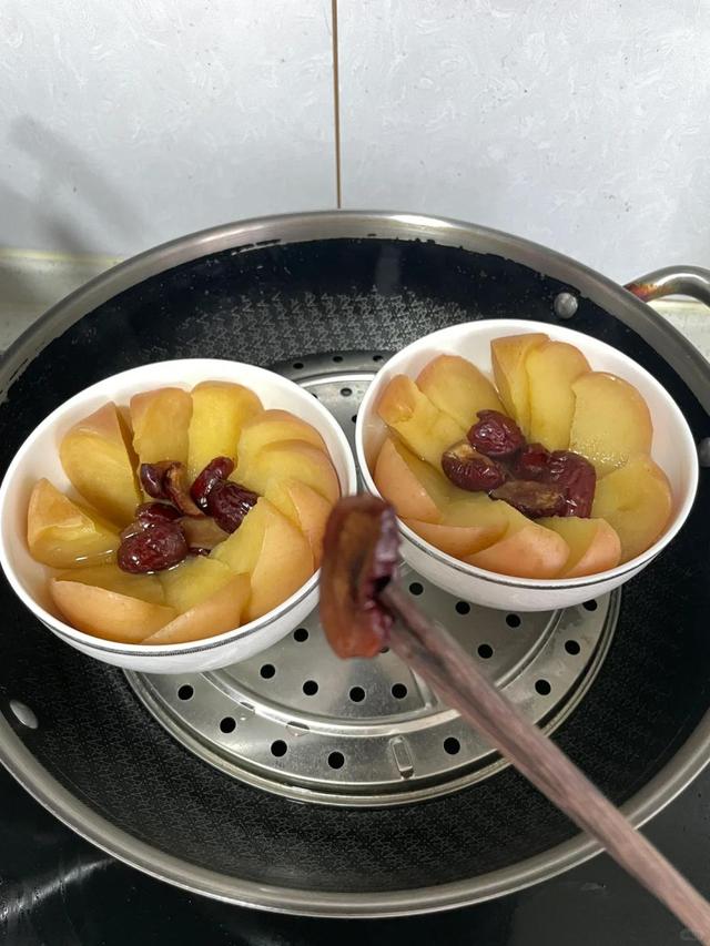 低估了吃“蒸苹果”的威力，短短几天，孩子和我都惬意了