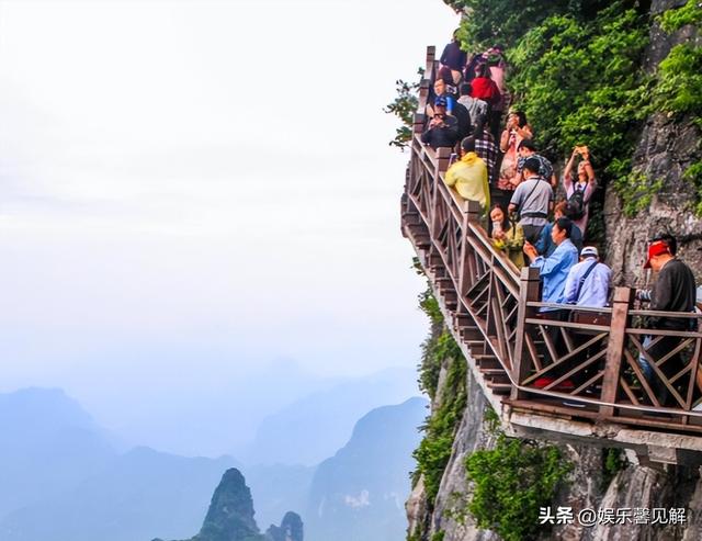 五一最先被骂的景区涌现
！上千名游客深夜滞留，在山上年夜
呼退票