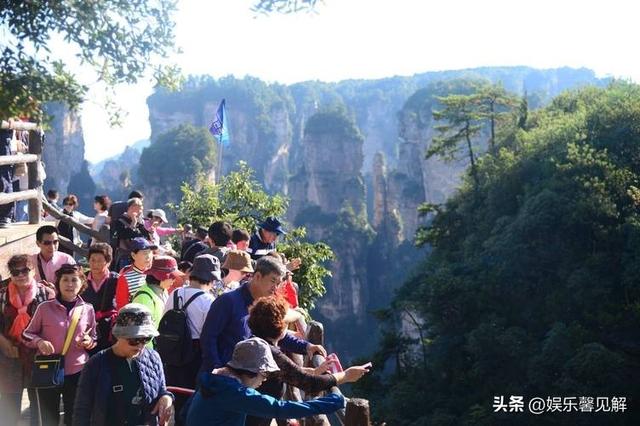 五一最先被骂的景区涌现
！上千名游客深夜滞留，在山上年夜
呼退票