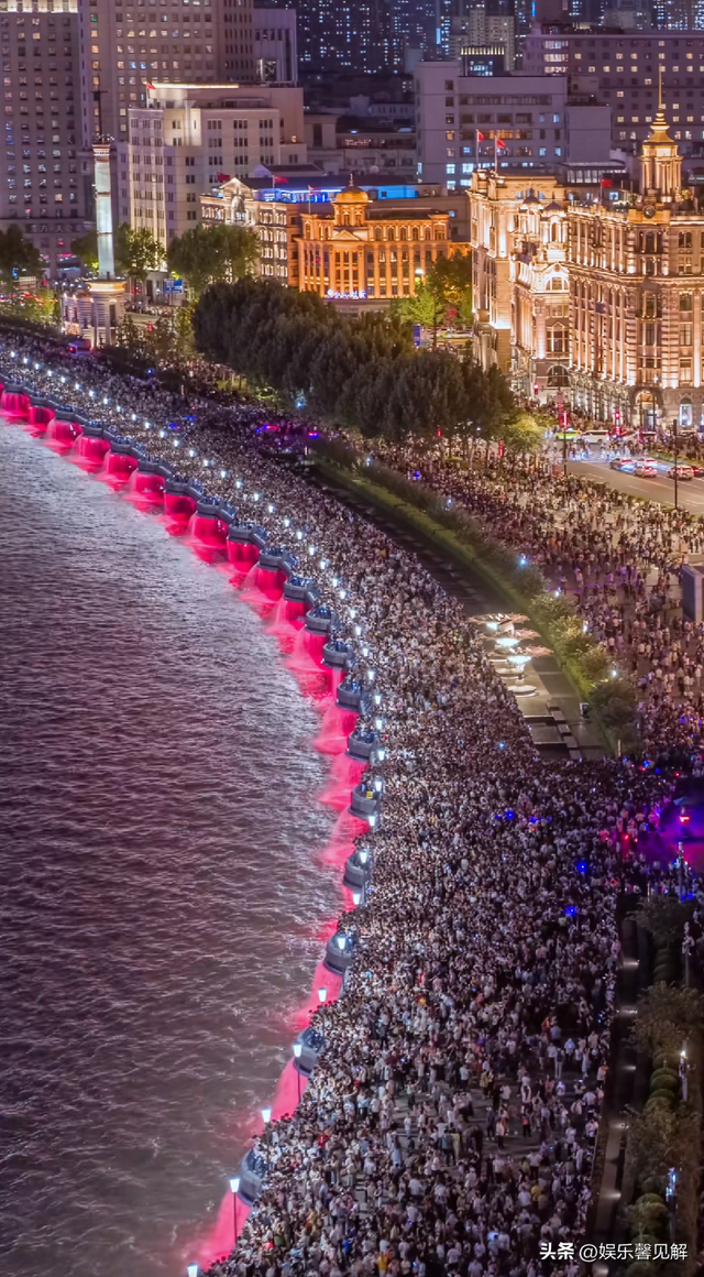五一最先被骂的景区涌现
！上千名游客深夜滞留，在山上年夜
呼退票