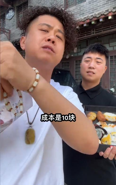 闹大了！柴怼怼骂胖东来卖玉石暴利，河南玉石商出手
，直接掀老底