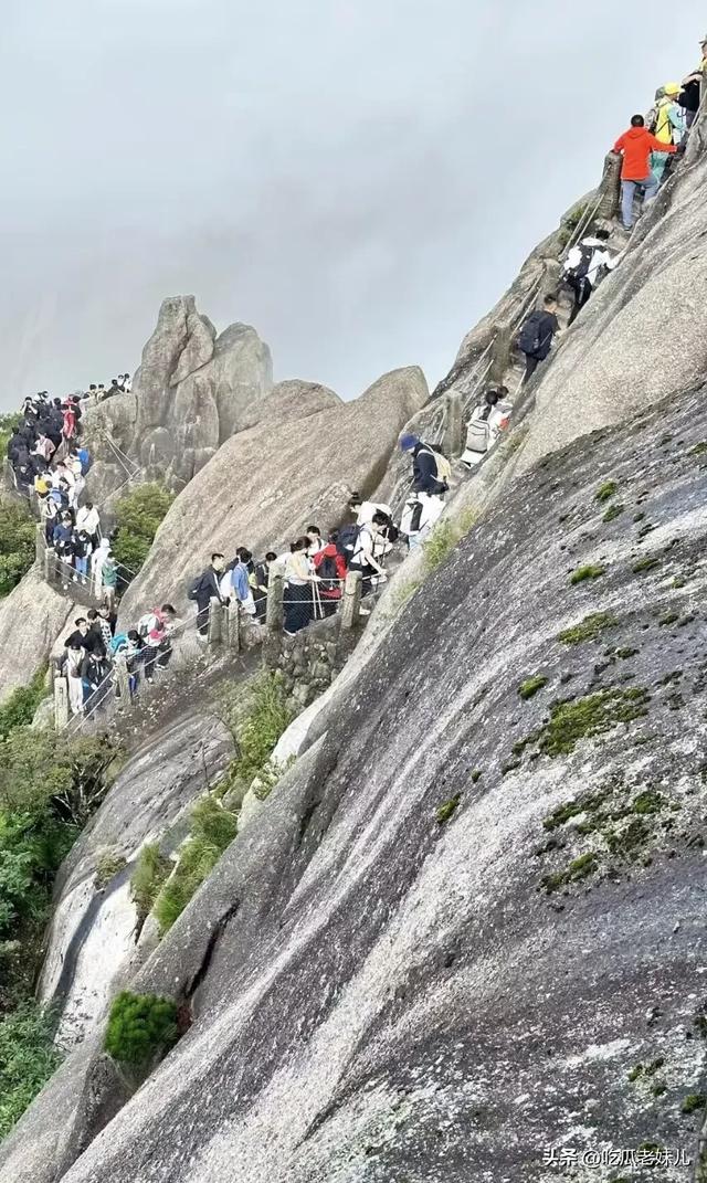 五一假期十大“人海地狱”景点曝光！第1名破晓3点挤到崩溃！