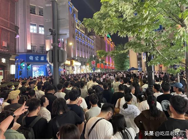 五一假期十大“人海地狱”景点曝光！第1名破晓3点挤到崩溃！