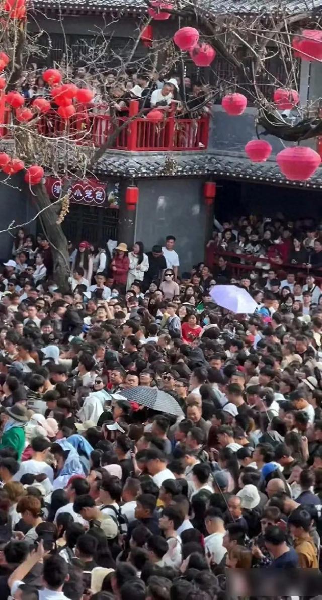 五一被骂最惨六大景区：泰山榜上有名，洛阳令人掉
望，第一太过

分
