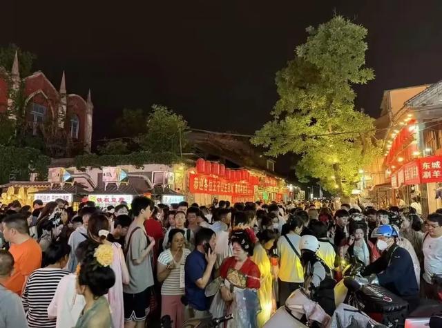 五一被骂最惨六大景区：泰山榜上有名，洛阳令人掉
望，第一太过

分