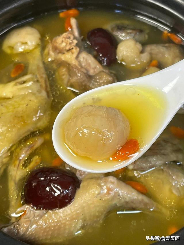 “睡不好，轻易老”，发起大家：4种食物要常吃，安神助眠睡得喷鼻
