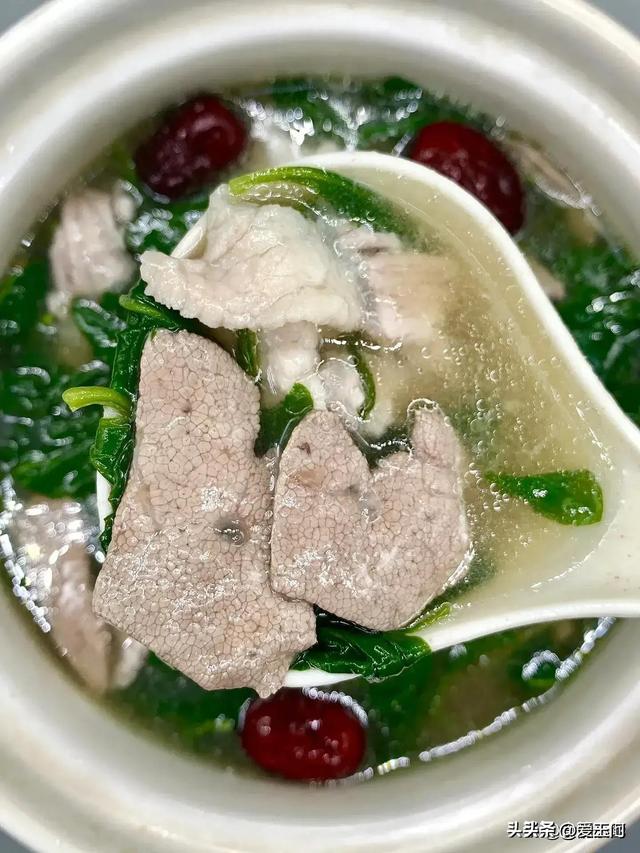 “睡不好，轻易老”，发起大家：4种食物要常吃，安神助眠睡得喷鼻
