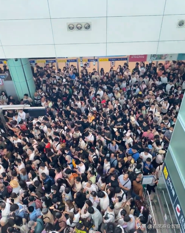 90万人挤爆！30块游香港，连港人都看傻：没有酒店记载不许入境