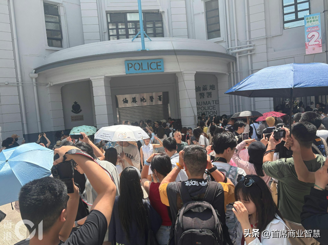 90万人挤爆！30块游香港，连港人都看傻：没有酒店记载不许入境
