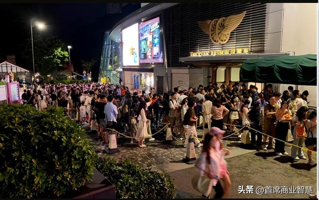 90万人挤爆！30块游香港，连港人都看傻：没有酒店记载不许入境