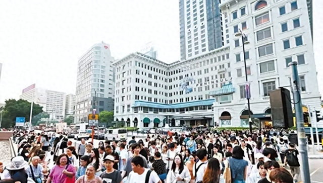 91万内地游客
香港旅游被讽刺！港平易近
怒斥：好穷酸呀！搞得像难民营
