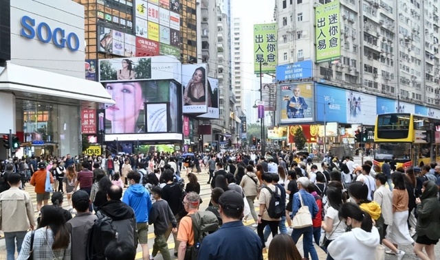 91万内地游客
香港旅游被讽刺！港平易近
怒斥：好穷酸呀！搞得像难民营
