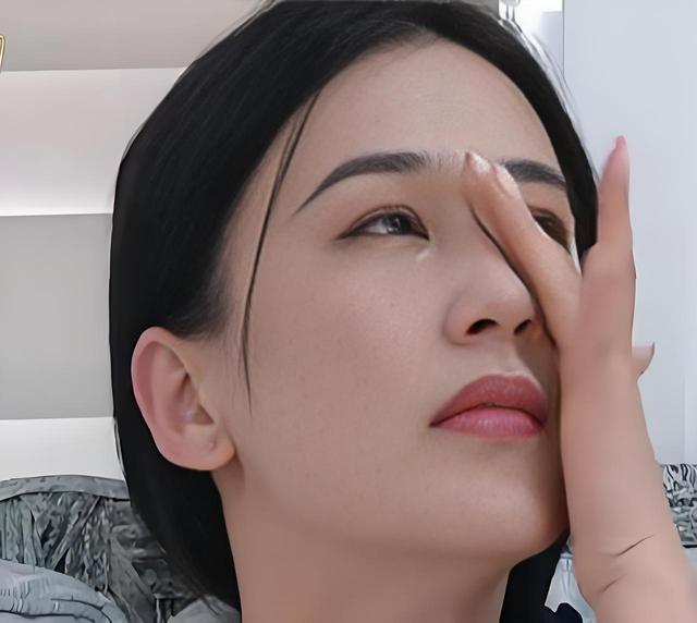 黄圣依给天底下想仳离

的女人上了一课：仳离

后，你就没有家了