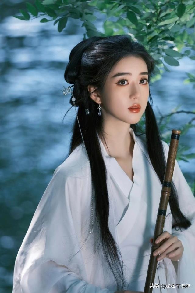 又见双面人！曝著名女星辱华，录音曝光痛骂中国人，遭剧方除名