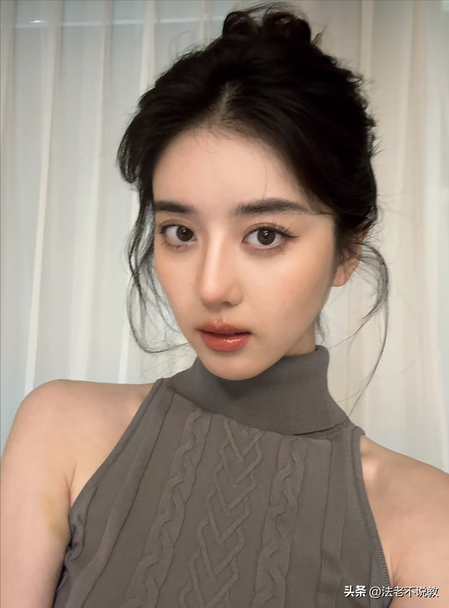 又见双面人！曝著名女星辱华，录音曝光痛骂中国人，遭剧方除名