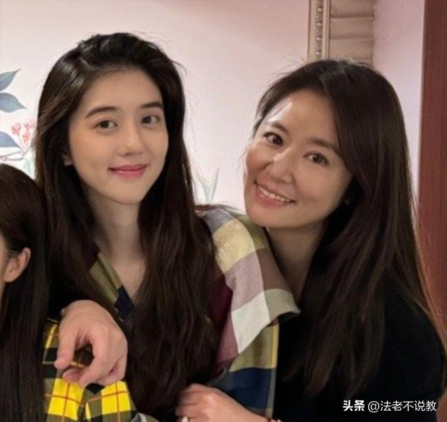 又见双面人！曝著名女星辱华，录音曝光痛骂中国人，遭剧方除名